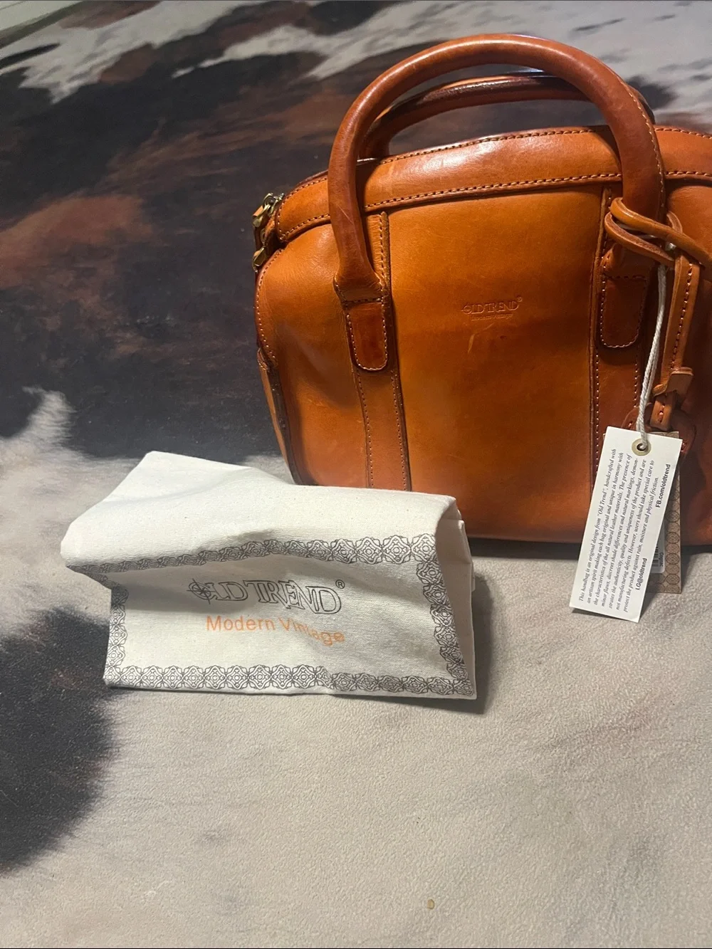 Old Trend Crossbody - Cognac Brown